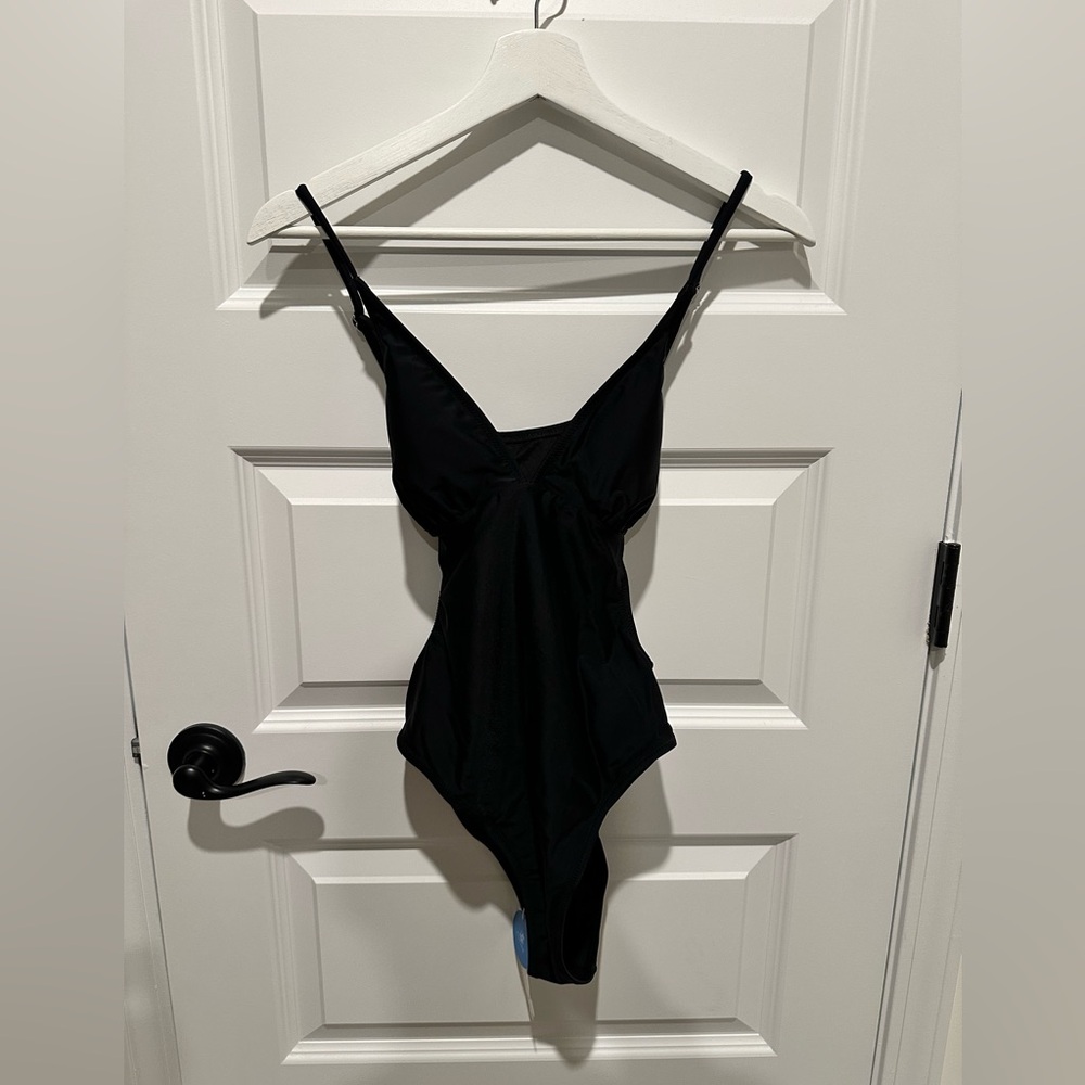 Cupshe Elegant Black Swimsuit